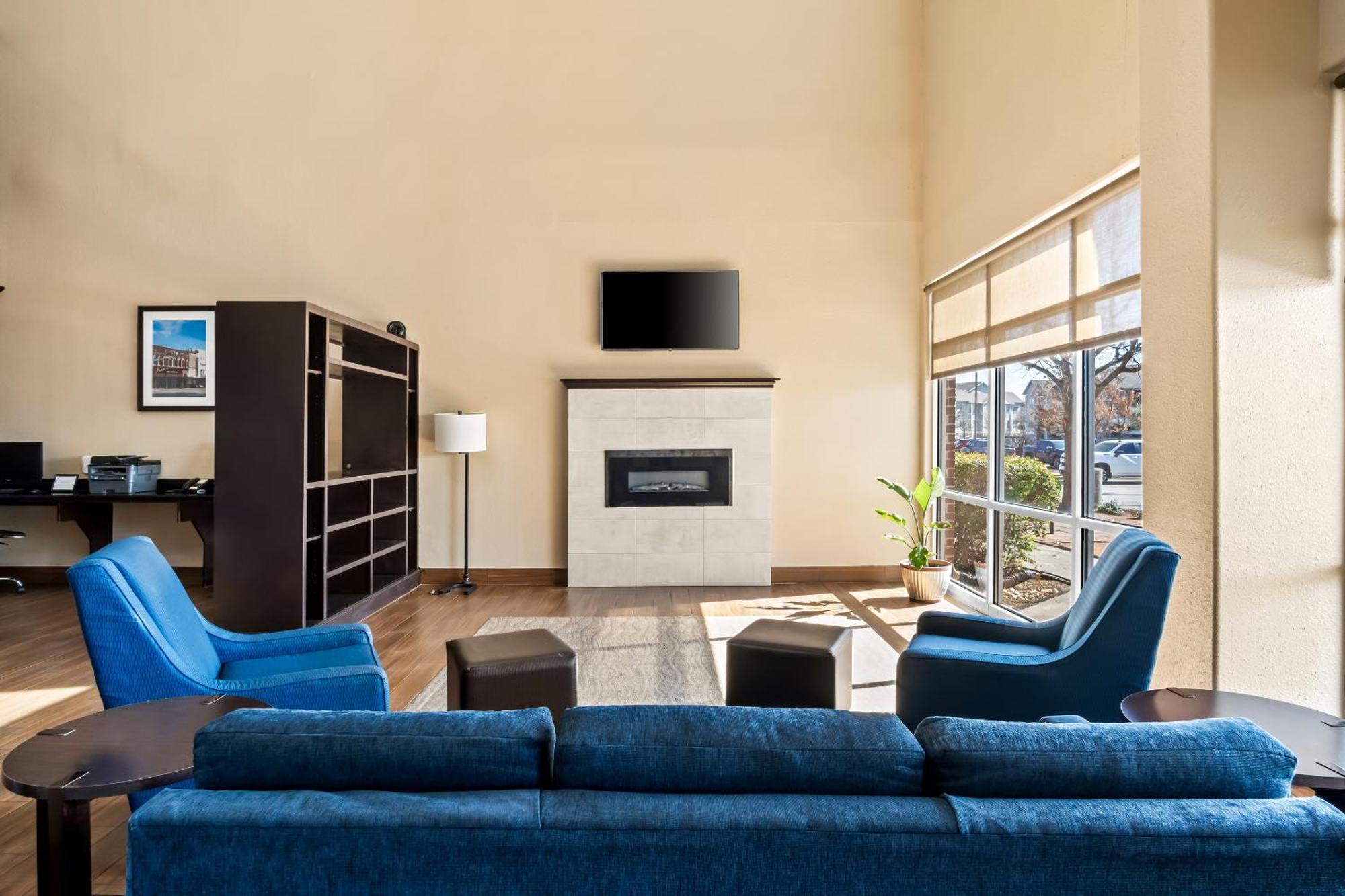 Comfort Suites Waxahachie - Dallas Екстериор снимка