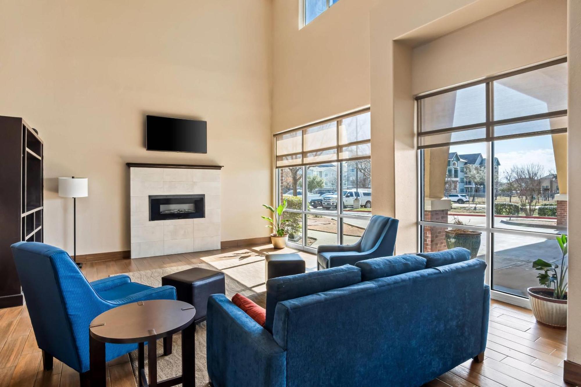 Comfort Suites Waxahachie - Dallas Екстериор снимка